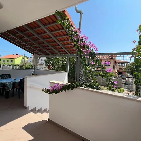 Apartments Medulin *